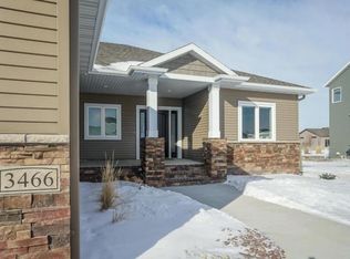 3466 Shadow Wood Ln E, West Fargo, ND 58078
