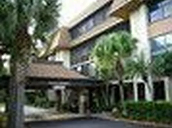 671 NE 195th St APT 301, Miami, FL 33179