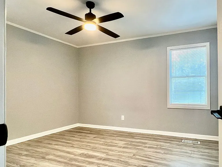 2926 Skyline Dr — Photo 8