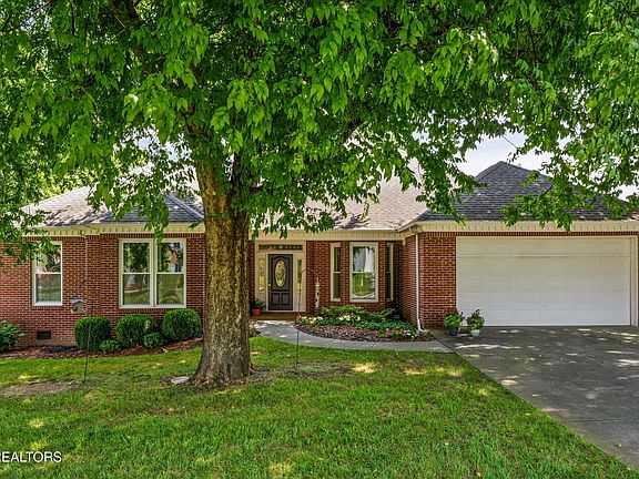 2nd image of 204 Battery Hill Cir