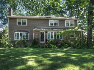 250 Canterbury Dr, Ramsey, NJ 07446