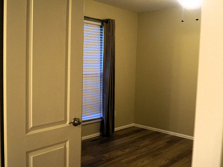 Looking into 11.5' X 10' Den plus a 4.5' X 2.5'entry