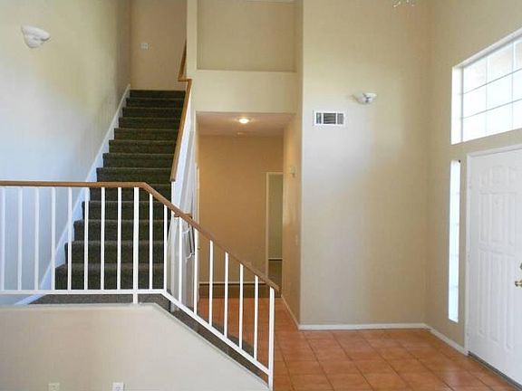 Entry / Stairwell