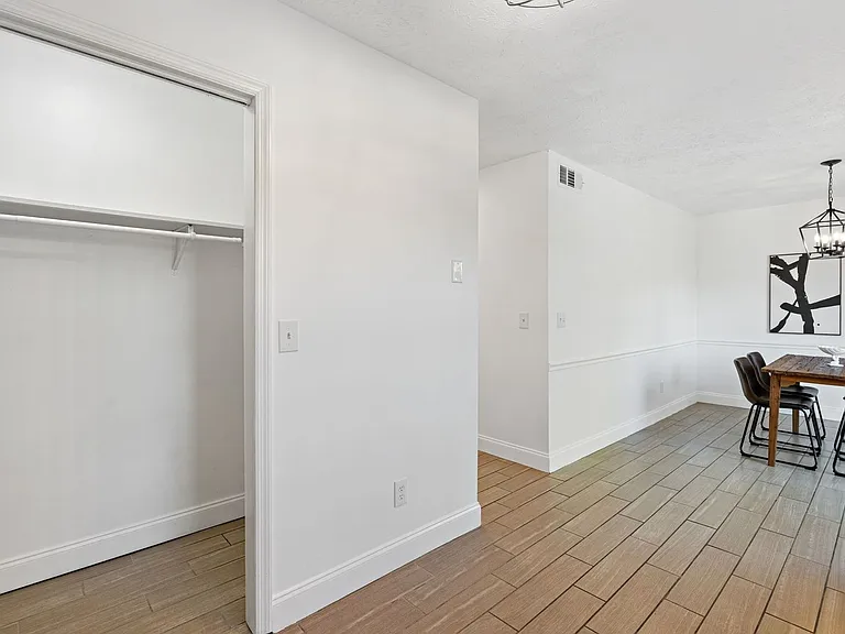 304 Deerpoint Dr — Photo 14