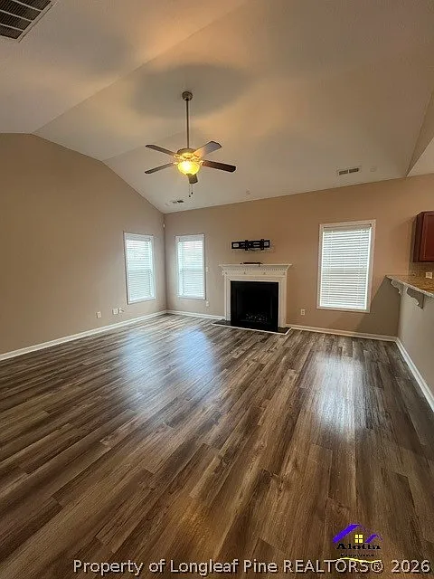3 bed, 2.5 bath, 1801 sqft, $2,000 — Photo 4