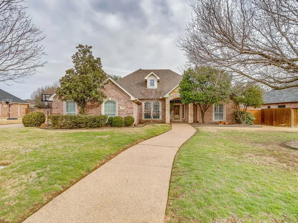 1042 Chesapeake Dr, Mansfield, TX 76063