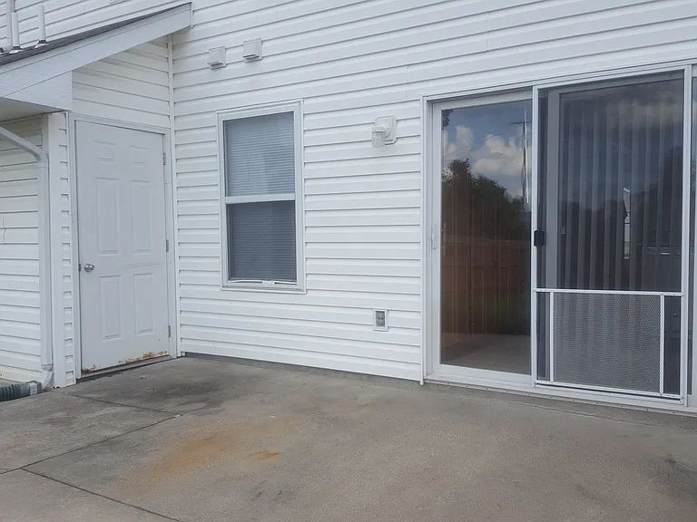 3408-3410 Squirrel Dr — Photo 4