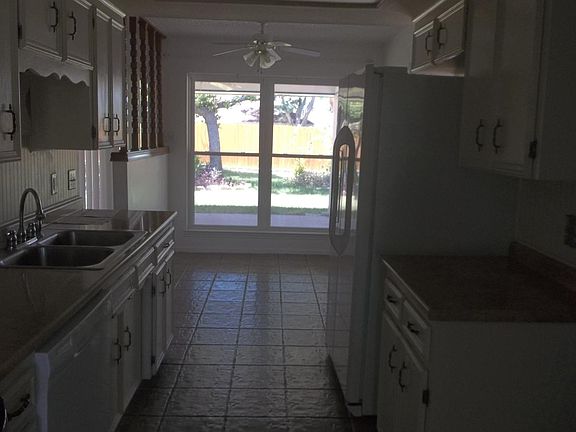 2nd image of 806 Kim Ave