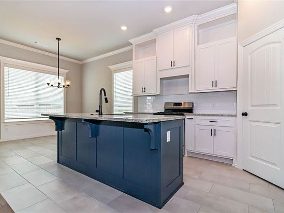 5th image of 6207 S 59th St