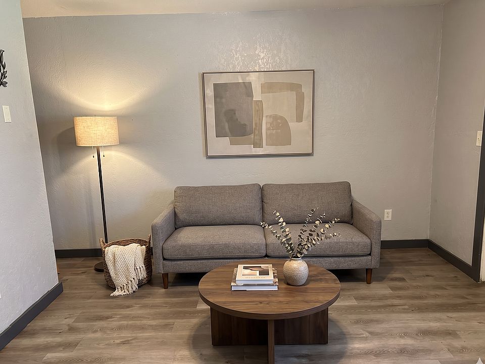 2nd image of 709 W 3rd St #3