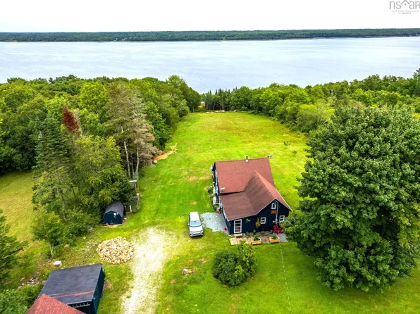 5100 Sandy Point Rd, Shelburne, NS B0T 1W0