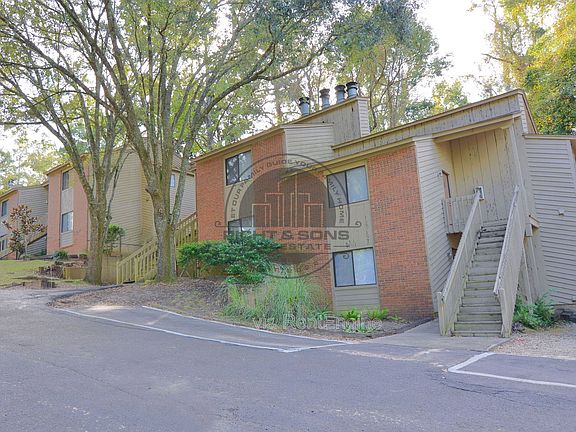 2nd image of 406 Glenview Dr APT 11