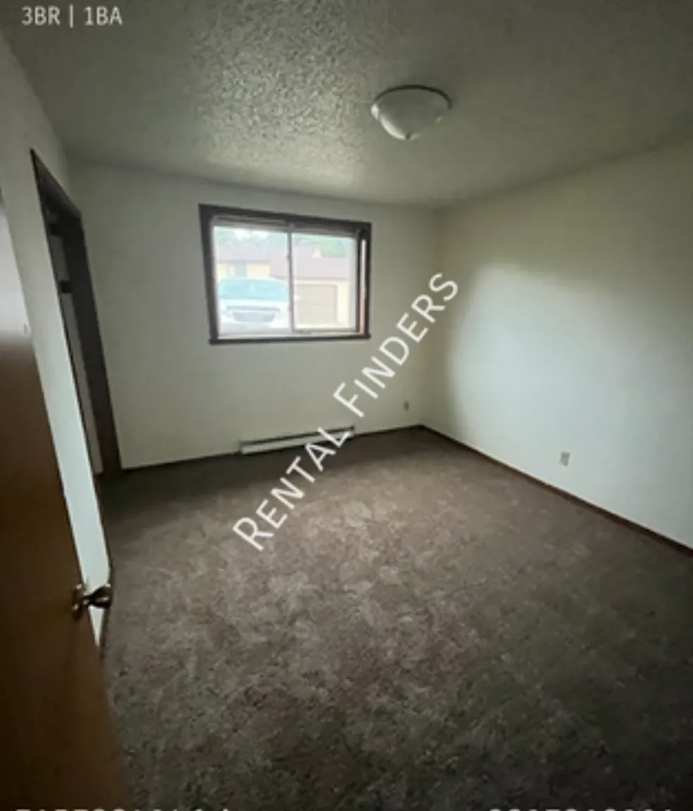 3 bed, $1,195 — Photo 4