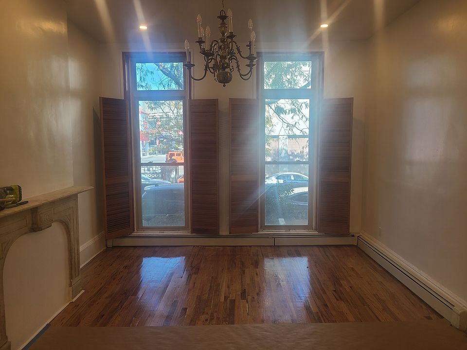 1st image of 576 Pacific St #1