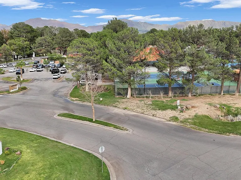 620 Lakeway Dr — Photo 42