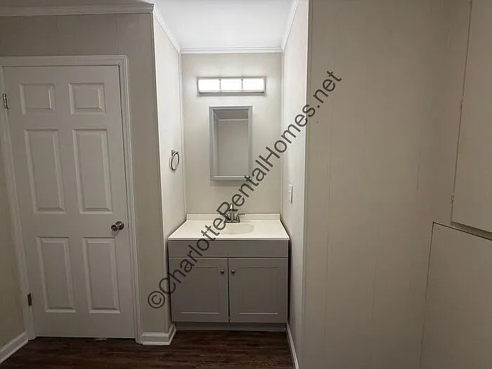 110 Elm Rd — Photo 7