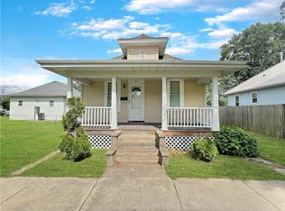 724 N 20th St, Mattoon, IL 61938