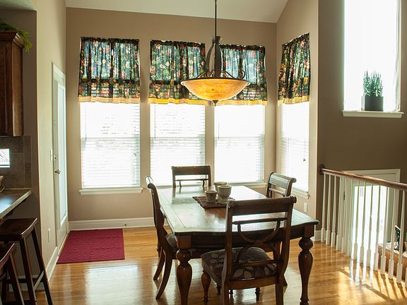 5th image of 2414 NW Cove Dr