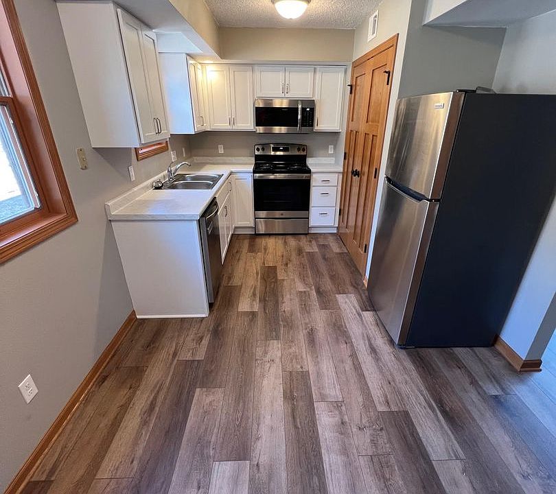 1004 Main Street Apartment Rentals Pella, IA Zillow