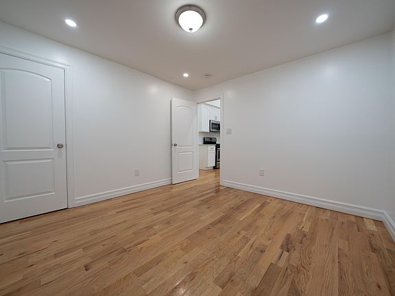 4th image of 1279 E 222nd St Floor 2