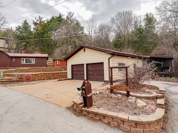 113 Powells Ln, Crescent, IA 51526