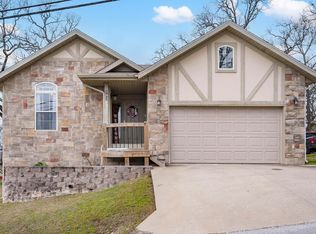 193 School St, Forsyth, MO 65653