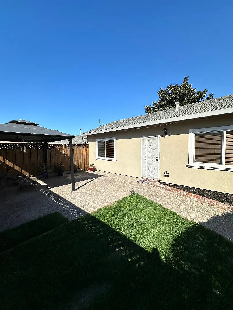 229 Mahoney Dr photo 1