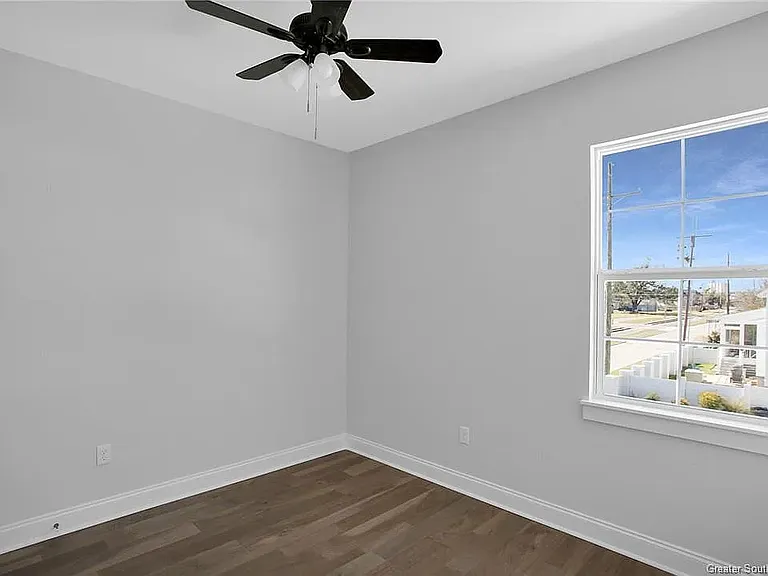 850 Sallier St #14 — Photo 10