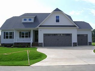 106 Hampshire Ct, Four Oaks, NC 27524