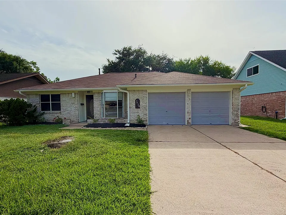 3428 Hickory Ln