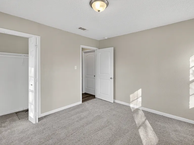 701 Harrison Ln — Photo 11