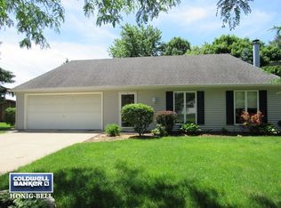 17 Beau Meade Rd, Oswego, IL 60543