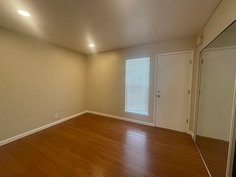 339 Lester Ave #4 — Photo 7