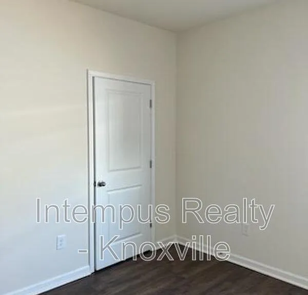 1311 Hampton Place Cir — Photo 13