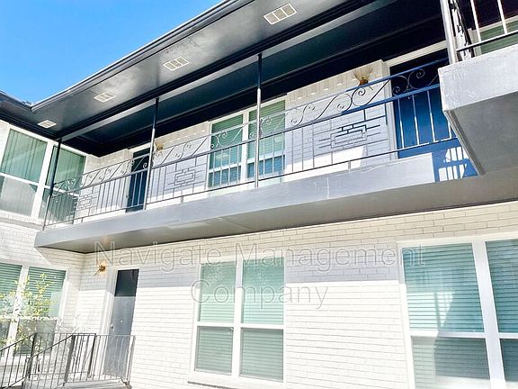 3rd image of 4811 Live Oak St #102