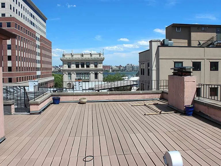 41 1st St #2G — Photo 8