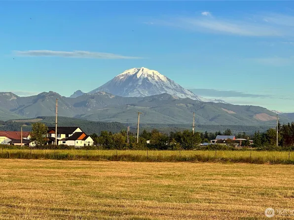 212 XX SE 448th Street, Enumclaw, WA 98022