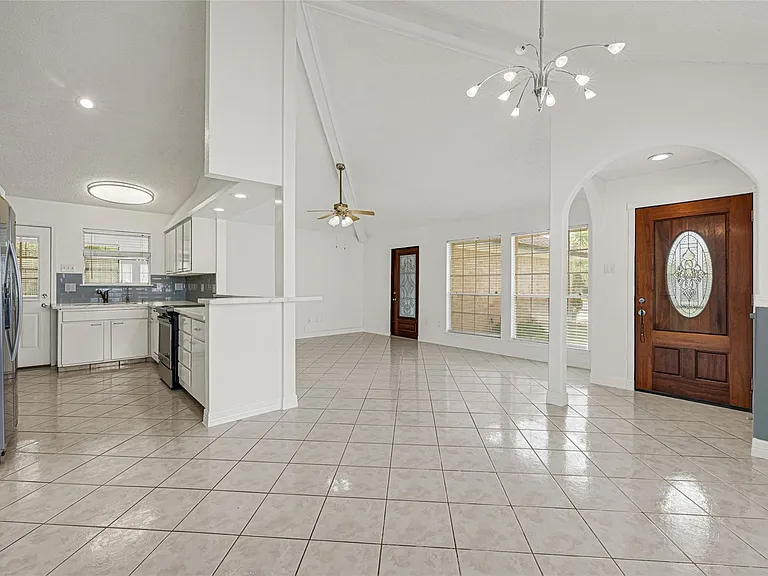 9208 Carousel Ln — Photo 23
