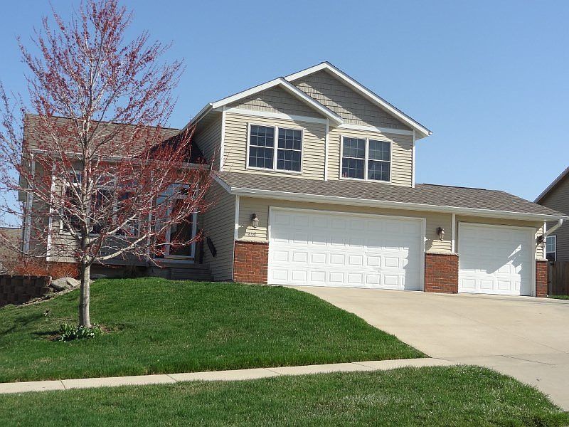 1st image of 418 E Goldfinch Dr