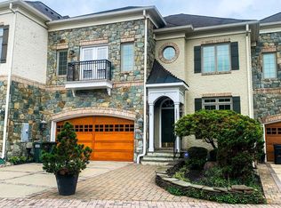 18385 Eagle Point Sq, Leesburg, VA 20176