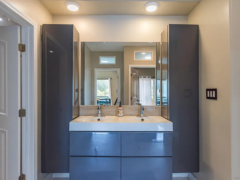 4741 Point Loma Ave #201 — Photo 20
