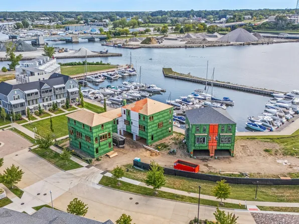 906 Sailors Way St, Saint Joseph, MI 49085