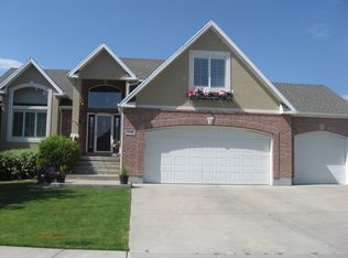 558 Ariane Way, Centerville, UT 84014