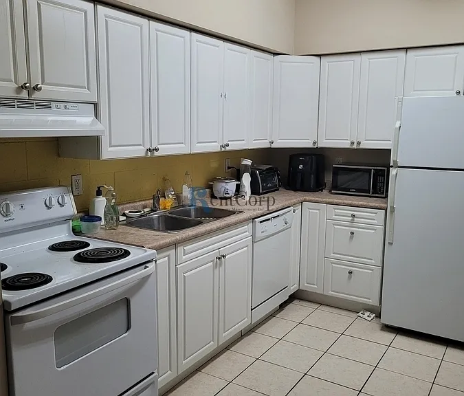306 Lester St #4 — Photo 9