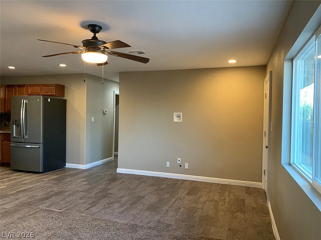 3 bed, 1152 sqft, $1,800 — Photo 3