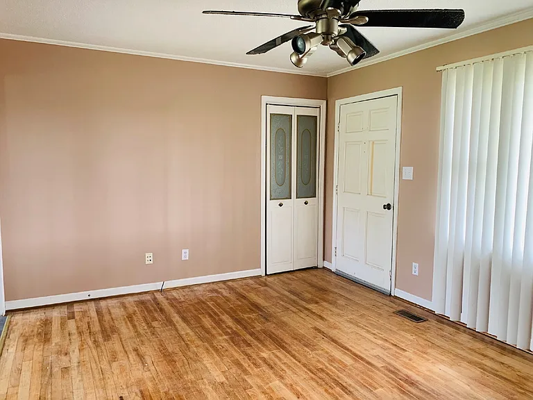 450 Lees Country Club Rd — Photo 3