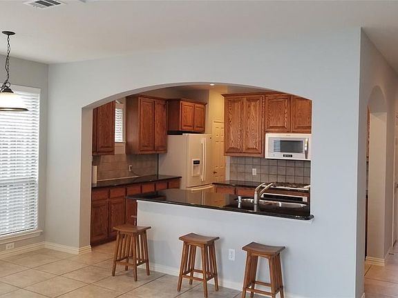 5th image of 2452 Greenbrook Dr