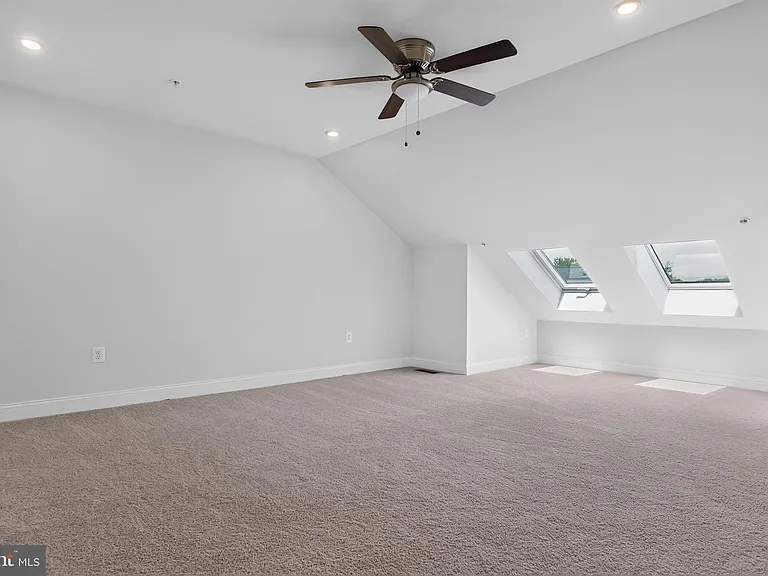 12241 Bluffwood Ter — Photo 23