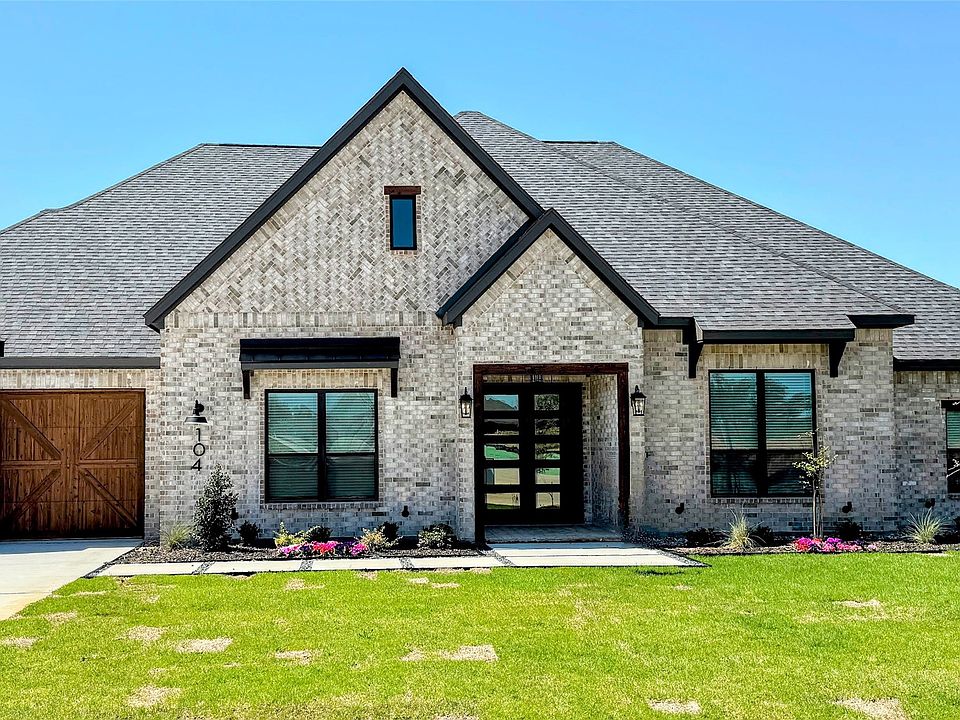 1st image of 104 Blue Spruce Dr