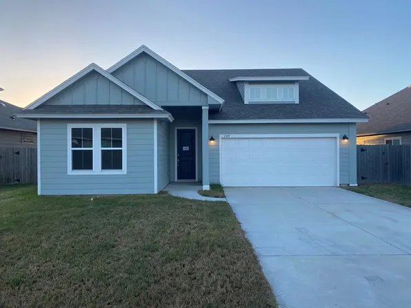 109 Highwood Dr, Rockport, TX 78382